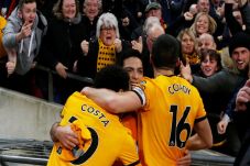 Malu Dijungkalkan Wolverhampton,...