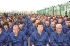 Muslim Uighur di Antara...