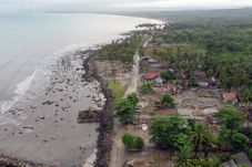 Tsunami Aneh Selat Sunda...
