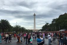 Monas Mulai Ramai, Ruas...