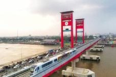 Malam Tahun Baru, Jembatan...