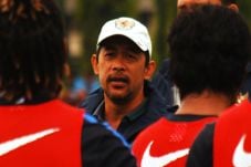 Persela Perpanjang Masa...