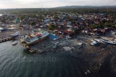 Takut Tsunami Warga...