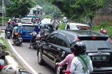 Wisatawan Padati Bandungan,...