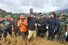 Ridwan Kamil Minta Pencarian...