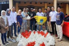Kunjungi Korban Tsunami...