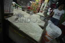 BPS Catat Harga Beras...