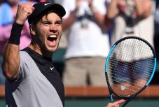 Borna Coric Kuda Hitam...