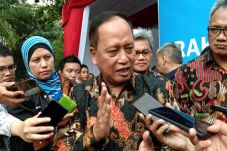 300 Mahasiswa Kerja...