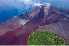 Gunung Anak Krakatau...