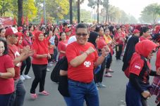 Parade Akhir Pekan,...