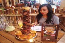 Steak Setinggi Setengah...