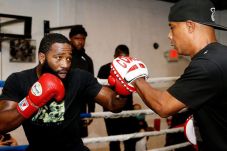Broner Klaim Cuma Butuh...