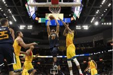 Milwaukee Bucks Dongkel...