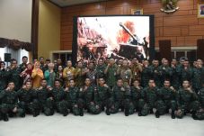 TNI AD Jadi Juara Tembak,...