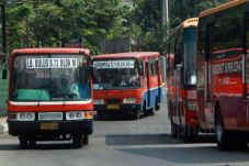 Operator Bus Sedang...