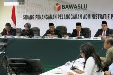 Pengamat Nilai Putusan-putusan...