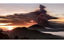 Gunung Agung Erupsi,...