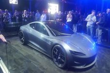 Elon Musk Pastikan Tesla...