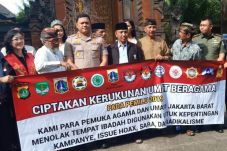 Spanduk Larang Kampanye...