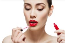 5 Aturan Memakai Lipstik...
