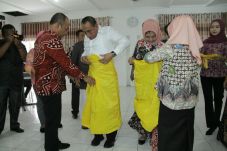 Kunjungi Labuhan Batu,...