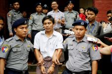 Pengadilan Myanmar Tolak...