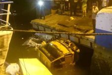 Rampdoor Kapal Penyeberangan...