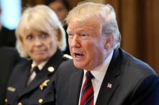 Trump Batal Deklarasikan...
