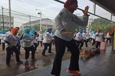 Warga Bekasi Utara Antusias...