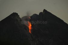 Tiga Menit, Gunung Merapi...