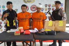 Pesta Miras Berdarah,...