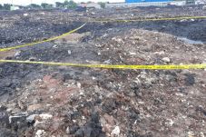 Terperosok ke Tanah...