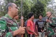 Ekspedisi Warga Anak...