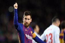 Messi, Pemain Pertama...
