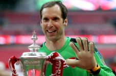 Petr Cech Resmi Umumkan...