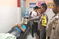 Putus Cinta, Pemuda...