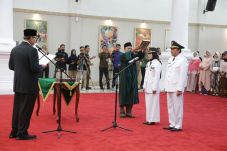 Iti Octavia dan Ade...