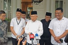 Pengalaman Pertama,...