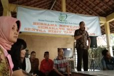 Petani Buah Pasarkan...