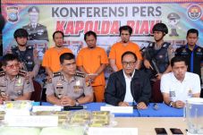 Bawa 37 Kg Sabu dan...