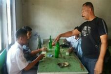 Pelajar Minum Tuak,...