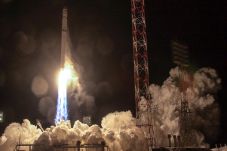 Israel Sebut Iran Luncurkan...