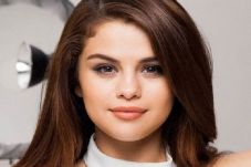 Selena Gomez Siapkan...