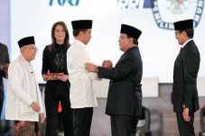 Jokowi Banyak Diajak...