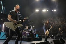 Mengenang Chris Cornell,...