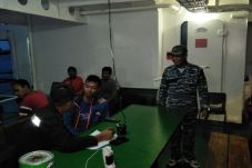 Buritan Bocor Dihantam...