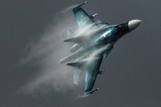 Dua Jet Bomber Su-34...