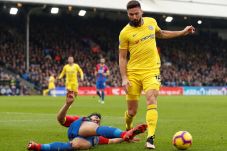 Giroud Curhat Tak Cocok...