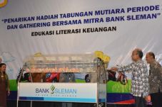 Pacu Kontribusi Bank...